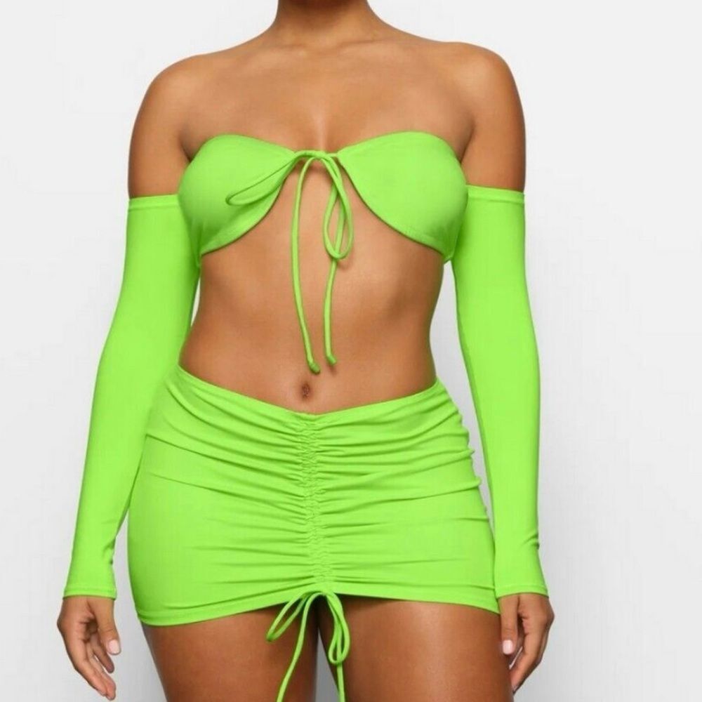 SKIMS Neon Green Long Sleeve Bikini Crop Top 4X NWT Body-less Swim